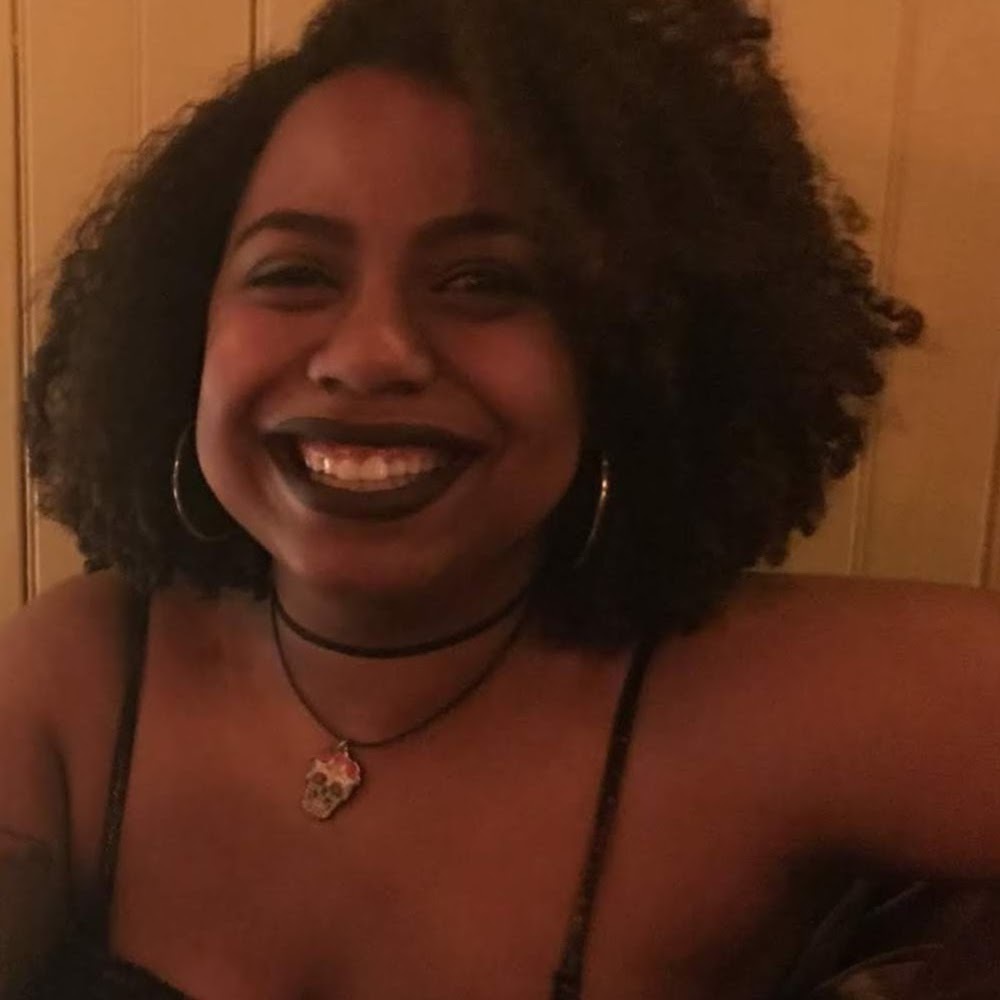 Meet your Posher, Lois